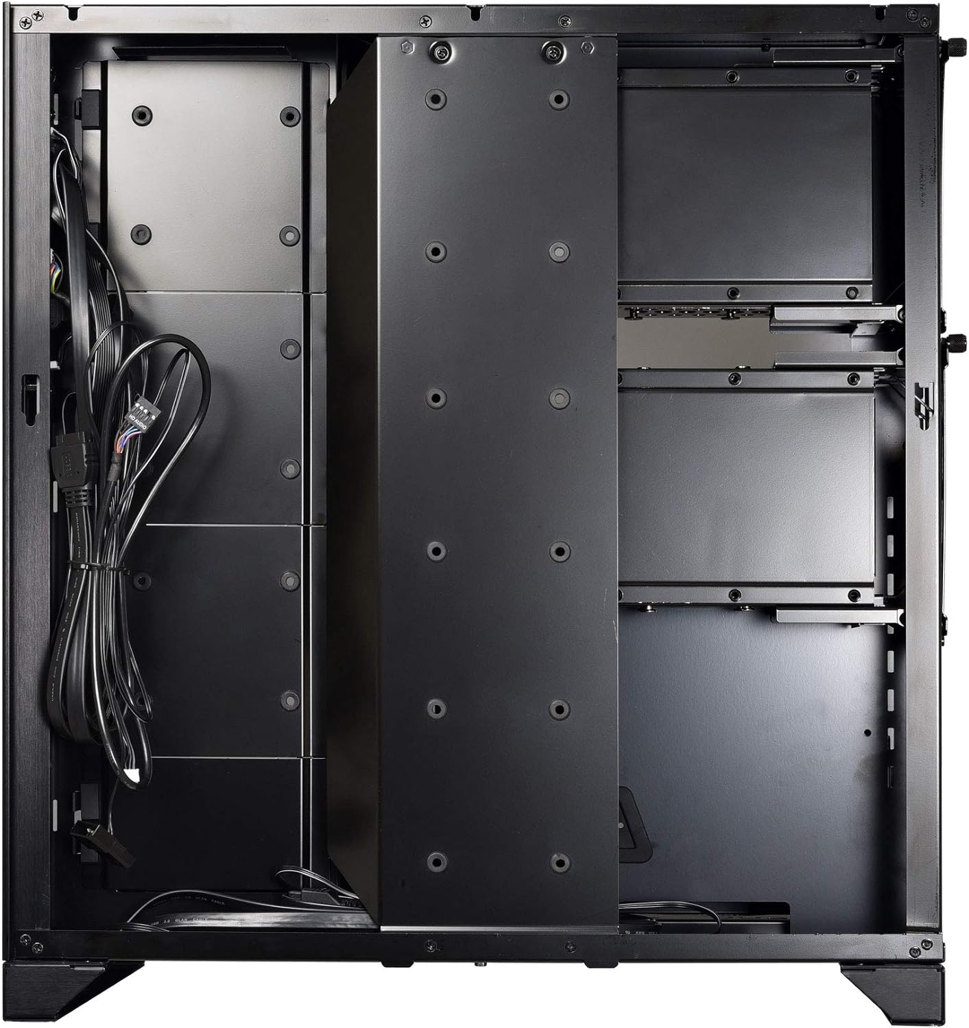 Premium full tower case designed for ATX motherboards with ample space 0840353009837